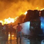 Samut Sakhon recycling plant ablaze, emergency crews fight fire | Thaiger