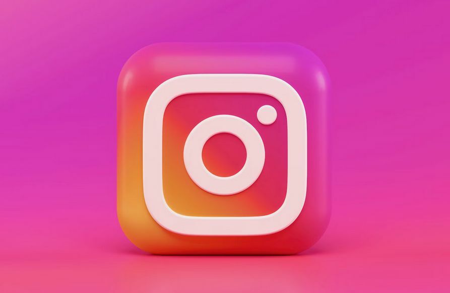 Top 5 social media platforms and is benefits for senior citizens | News by Thaiger