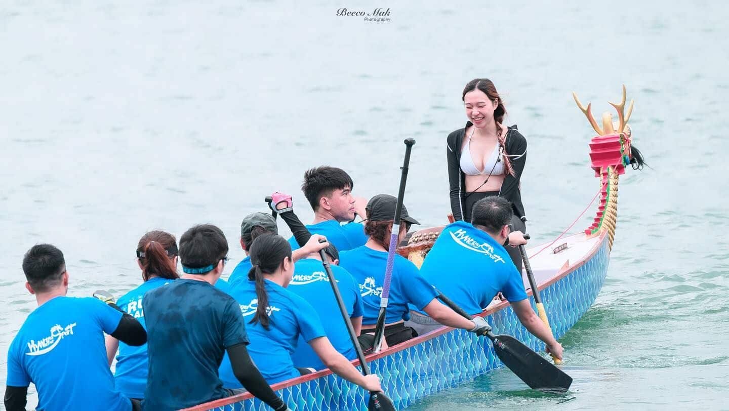 Dragon Boat Festival drummer’s bikini photo stuns social media