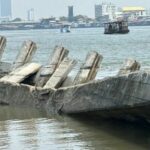 Chao Phraya embankment collapse puts Bang Kruai district at risk | Thaiger