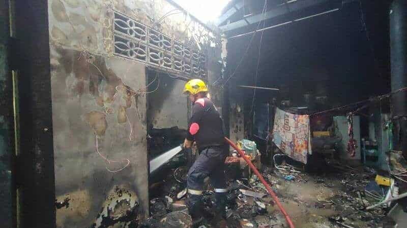 Shocking house fire in Pathum Thani claims life of a bedridden man