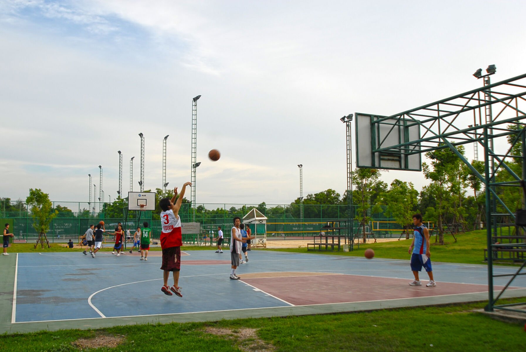 Play basketball for free in Bangkok | News by Thaiger