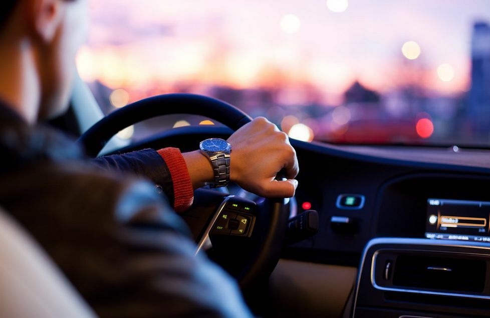 Driving a car using Thai driving license