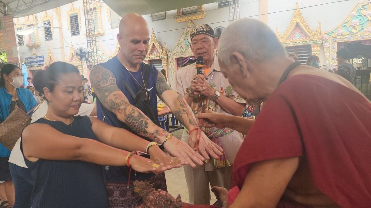 Swedish couple receives sacred tattoos in Nakhon Pathom