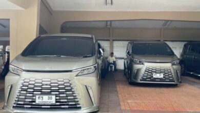 Thai lottery enthusiasts eye PM’s Lexus plate for luck