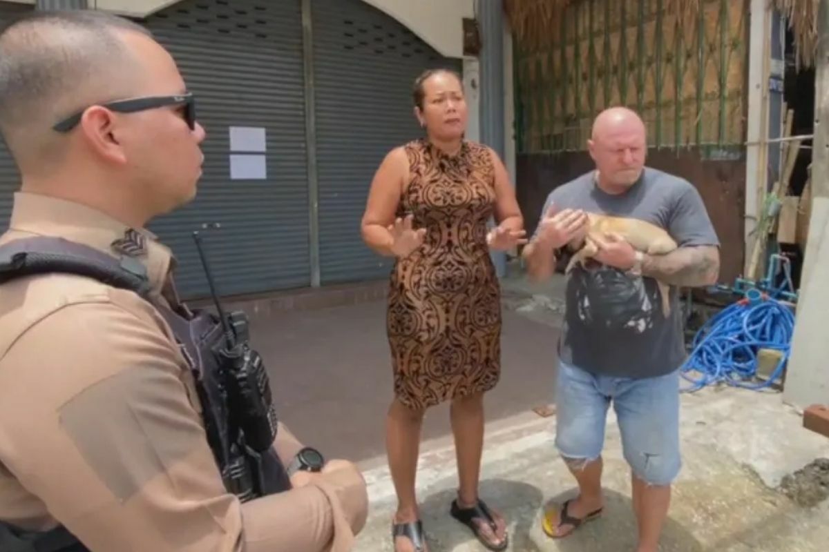 Thai-British couple ‘paws’ to save puppy from restaurant abuse