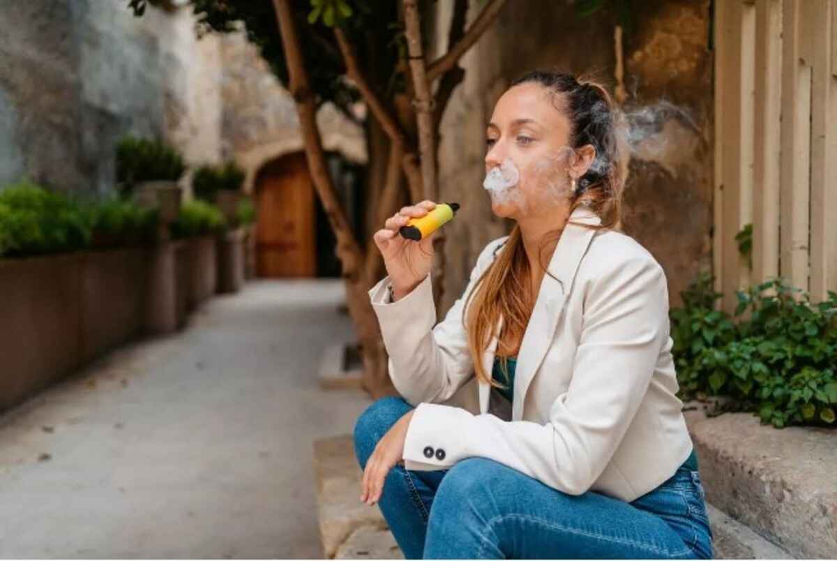 Vaping troubles: British tourists warned of costly holiday mistake