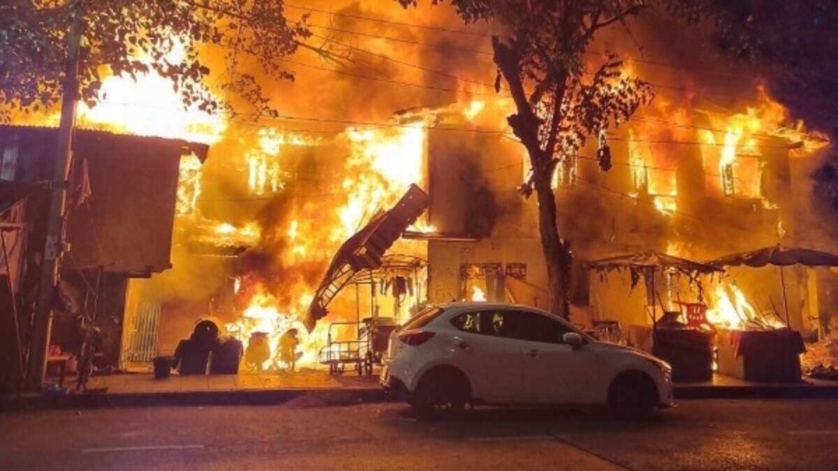 Fire destroys 13 rental rooms in Bangkok, residents relocated