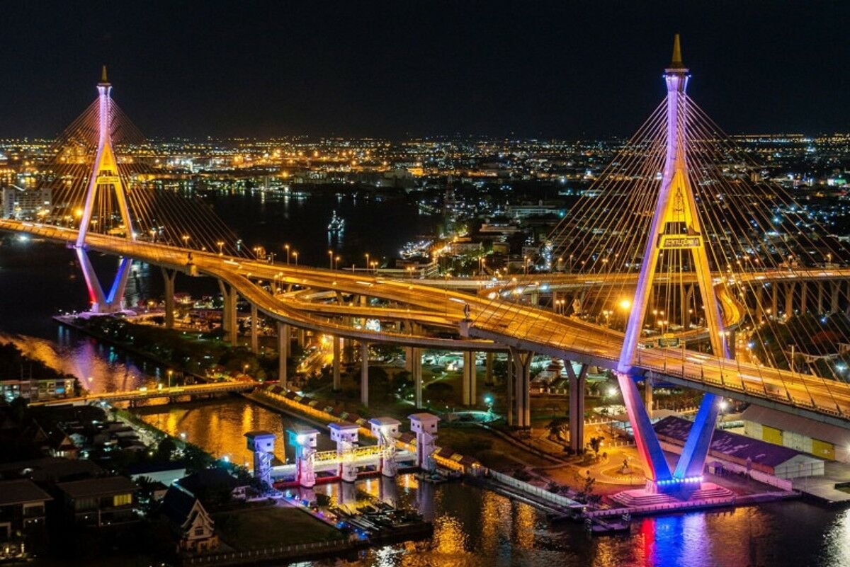 Chao Phraya bridges to shine for King’s 72nd birthday celebrations