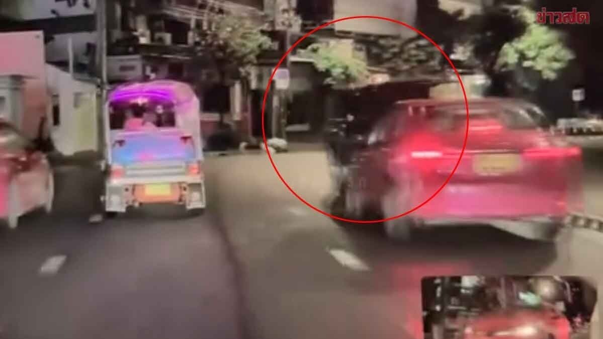 Head-on crash between taxi and wrong-way driver goes viral