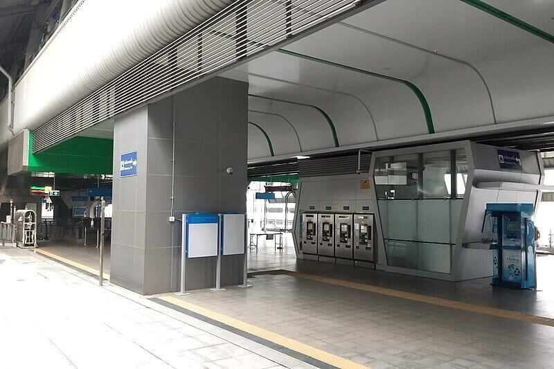 Ramkhamhaeng station reopens after brief fire closure