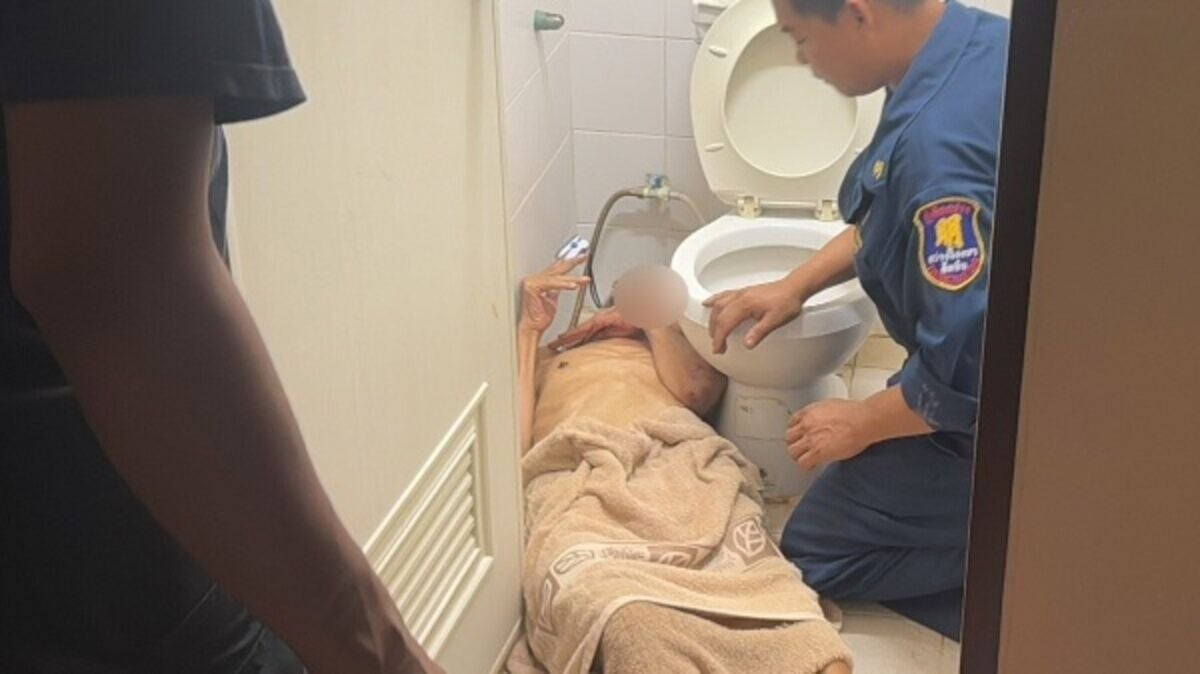 Elderly Thai man rescued after three days trapped in bathroom