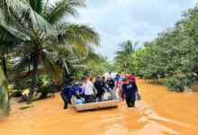 Prime minister fears for Trat amid worsening floods