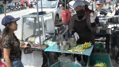 Going bananas: Songkhla’s top fritter vendor in a slippery situation