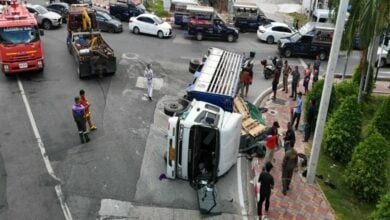 Truck overturns in Chon Buri, injures four due to brake failure