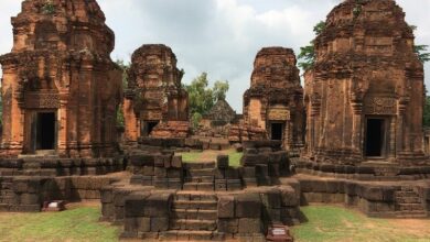 Parcel delivery dispute turns heated at Buriram temple