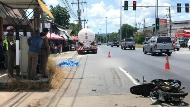 Teenage motorcyclist killed by lorry driver while parked at red light