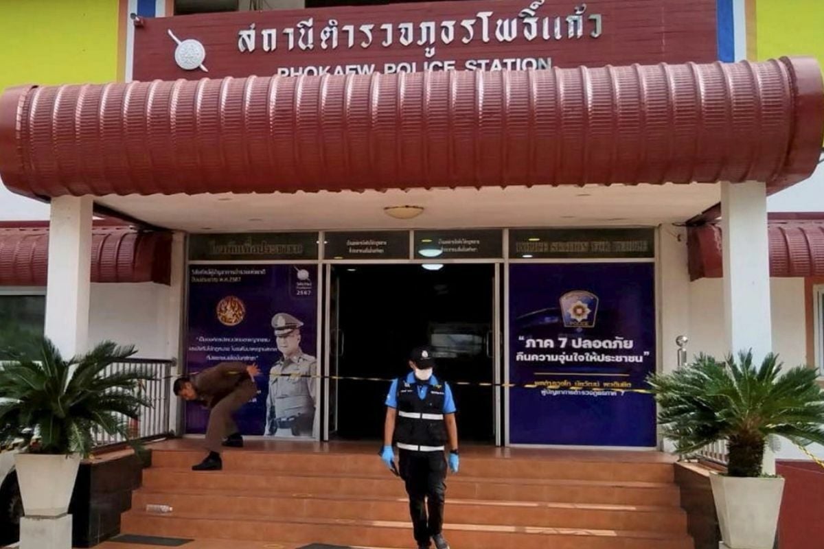 Thai man dies in fatal brawl outside police station