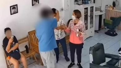 Customer slaps Bangkok barber after trim turns grim (video)