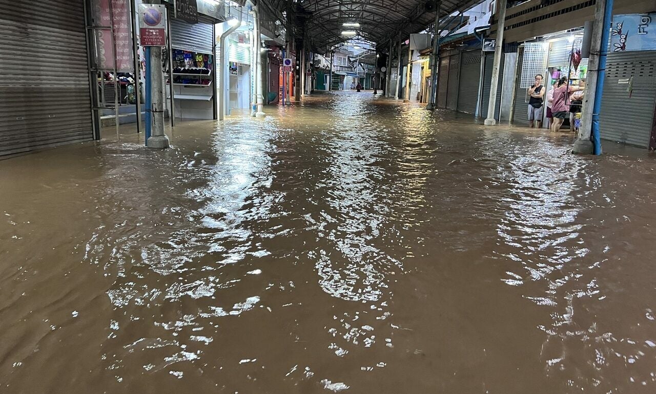 Chiang Rai faces third flood this year as Mae Sai River overflows