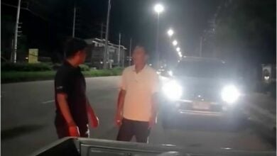 Road rage: Knife-wielding driver threatens man in Chiang Mai (video)