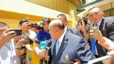 Prawit under fire for alleged reporter intimidation (video)