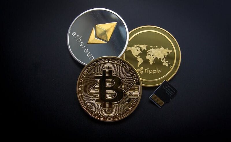 Bitcoin climbs above US,000 amid market turmoil