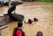 Boat crash in Bang Khonthi claims life of pier owner’s son