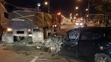 Driver severely injured in crash with truck in Chachoengsao