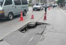 Sinkhole in Lak Si district disrupts traffic near Ministry of Justice