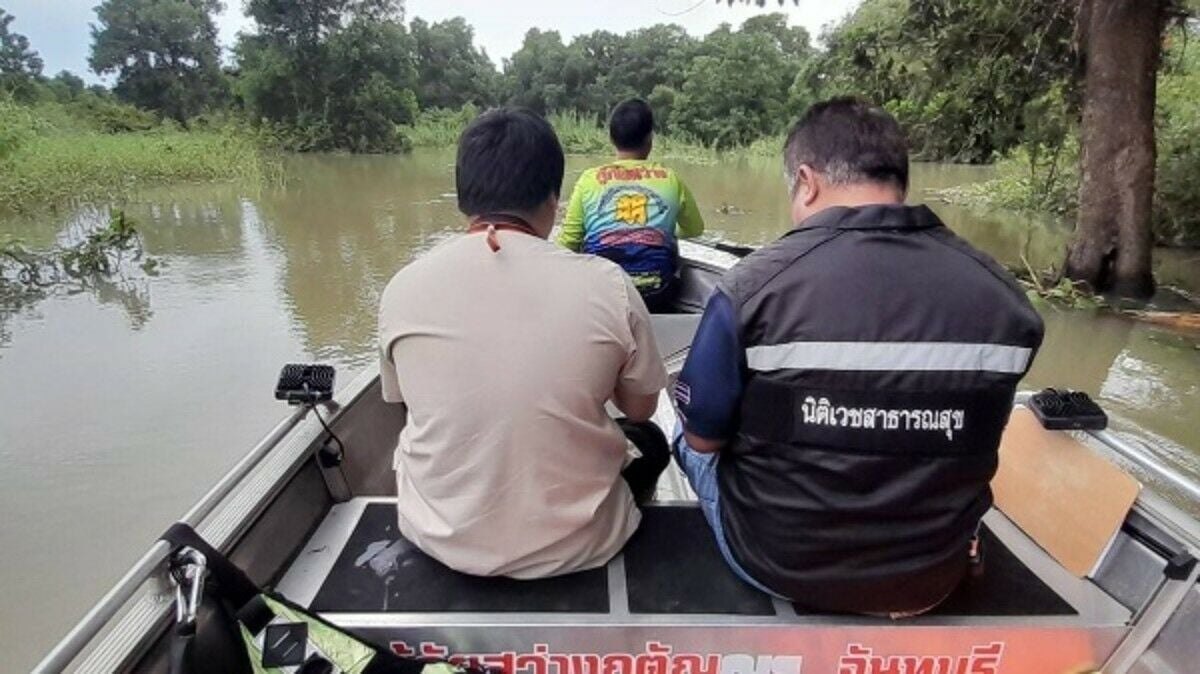 Flooding in Chanthaburi leaves man dead after vomiting blood