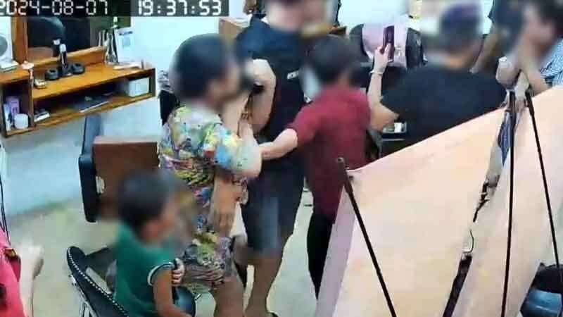 Man assaults hairdresser and trashes salon over haircut (video)