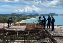 Koh Samui demolishes unauthorised luxury villas on hillside