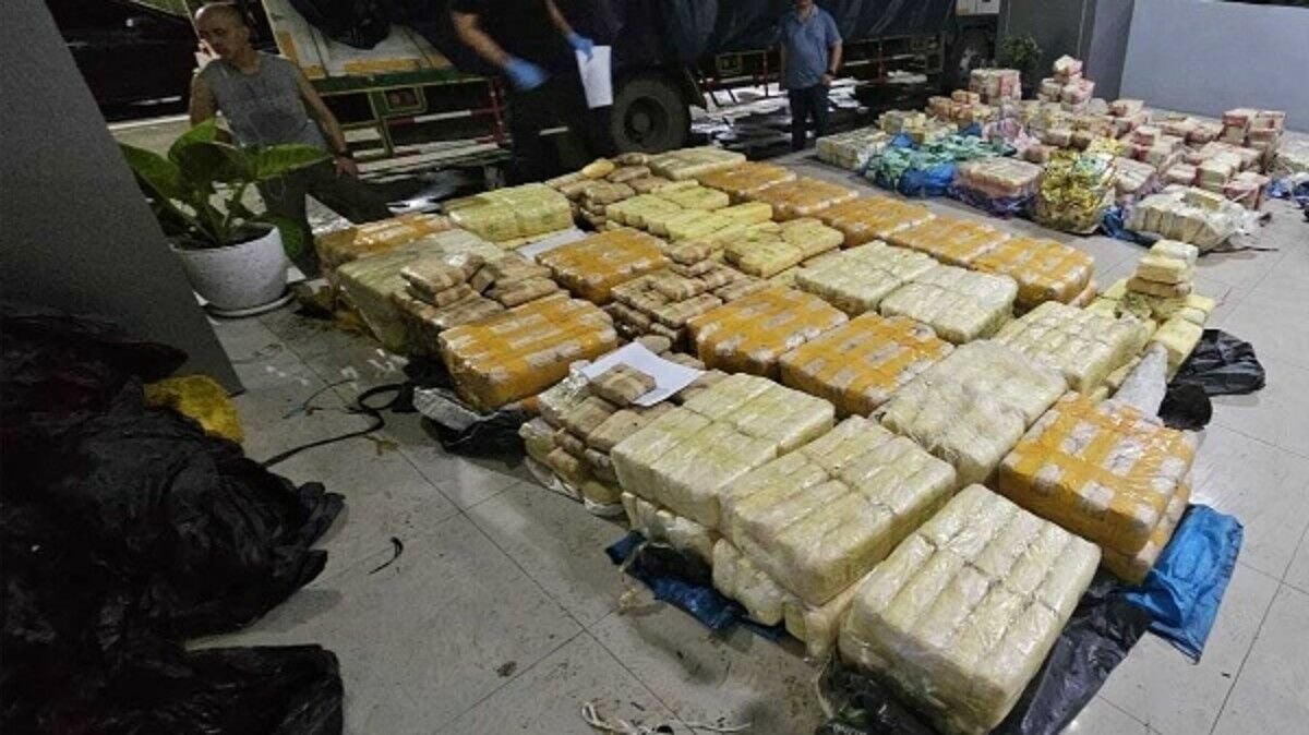 Police seize six million crystal meth pills in Pathum Thani bust