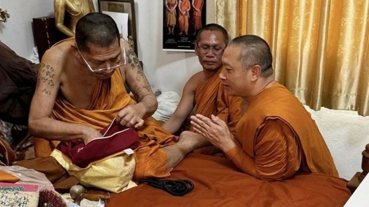 Nakhon Phanom: Monk donates 18 million baht lottery win