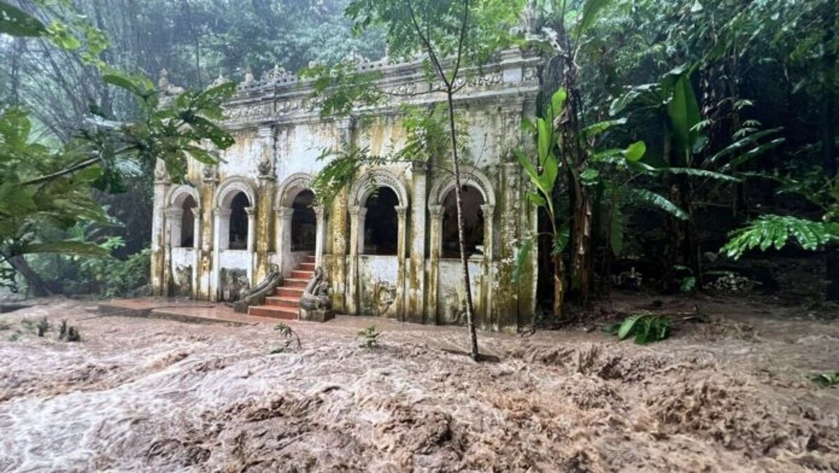 Flooding from Doi Suthep damages temple in Chiang Mai