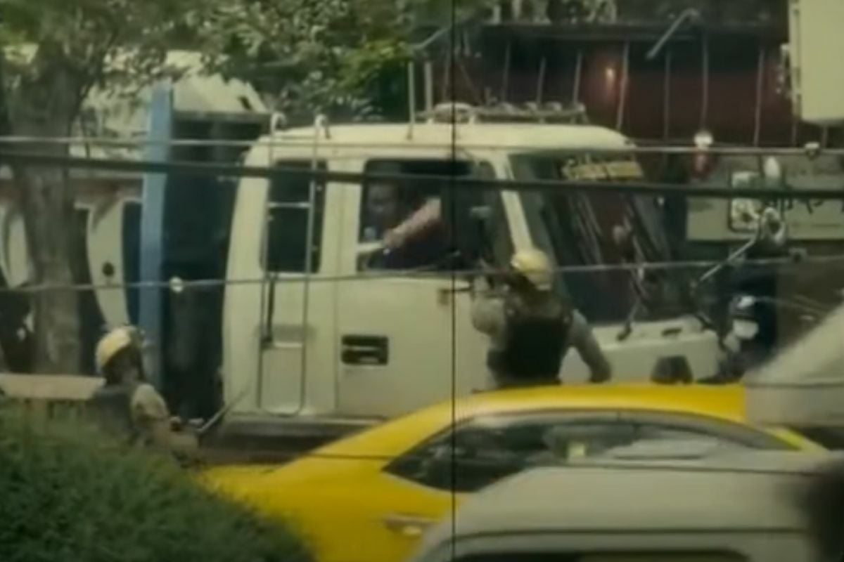 Truck driver attempts suicide after rampage kills taxi rider (video)