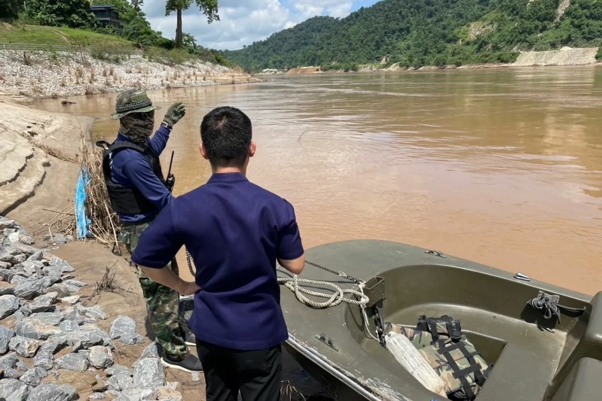 3 Thais survive, 2 still missing after boat capsizes in Mekong River