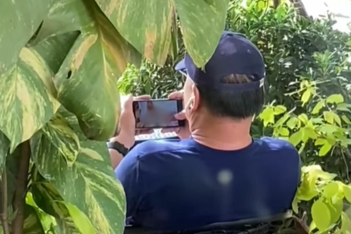 Thai man condemned for using free cafe WiFi to watch porn (video)