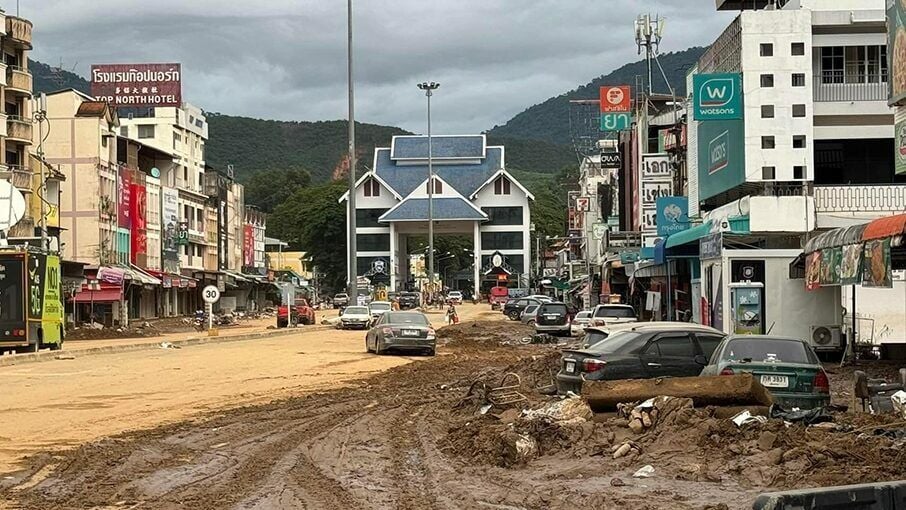 Floods and landslides in Chiang Mai and Chiang Rai claim 16 lives