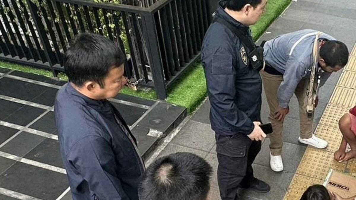 Cambodian woman caught begging in Bangkok with three children