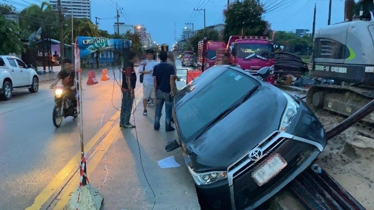 Intoxicated driver crashes into Pattaya power line pit