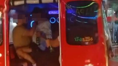 Phuket tourists engage in steamy street show on tuk tuk