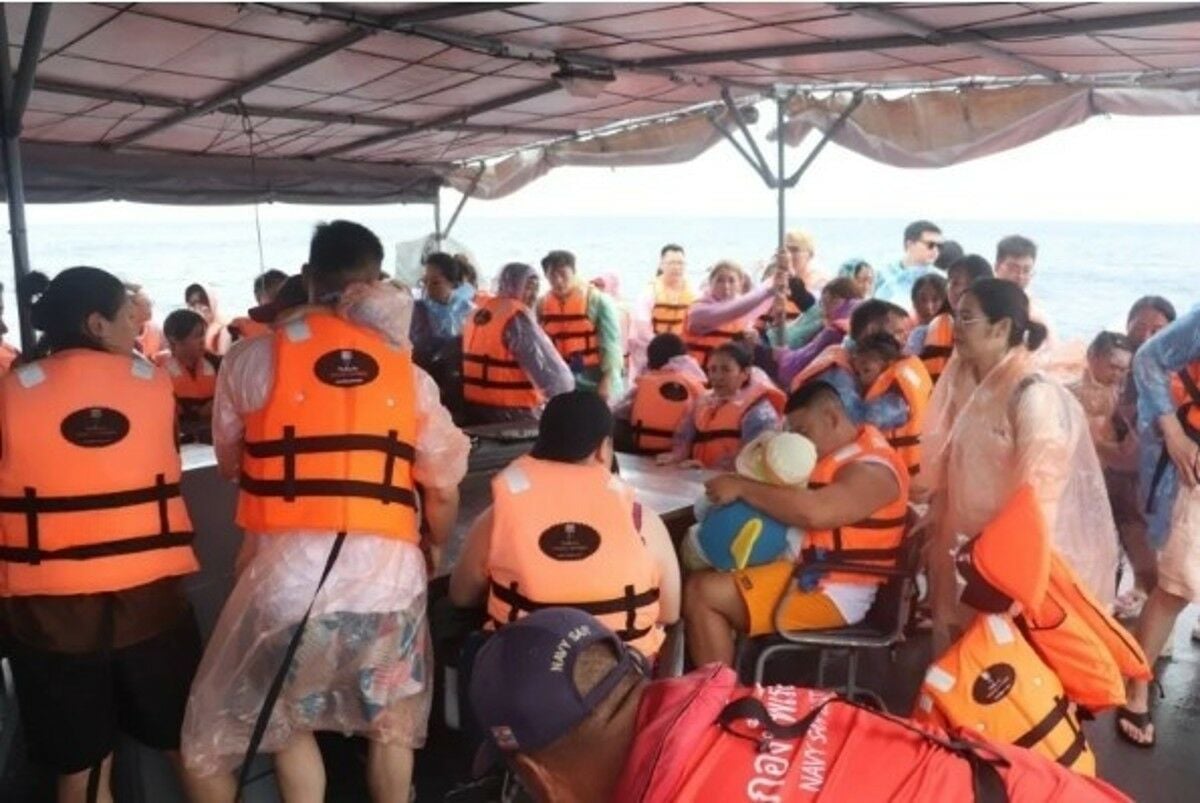 Royal Thai Navy rescues 143 tourists stranded on island off Phuket