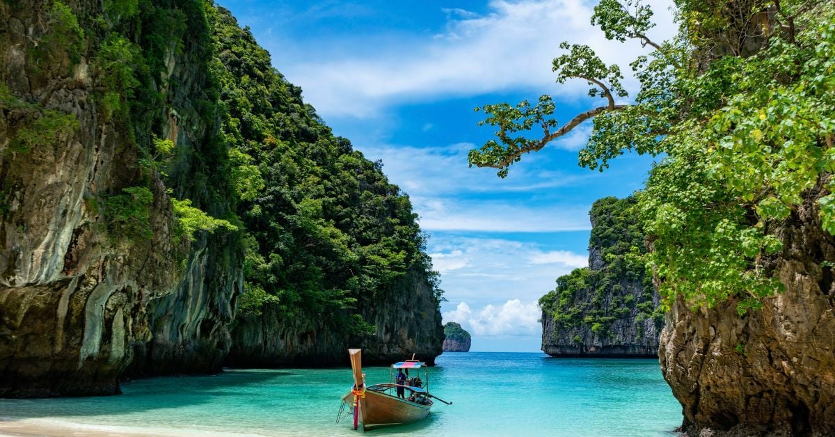 Navigating visa & work permits for remote workers in Thailand