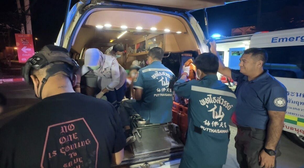 Woman gives birth in ambulance en route to Ayutthaya hospital