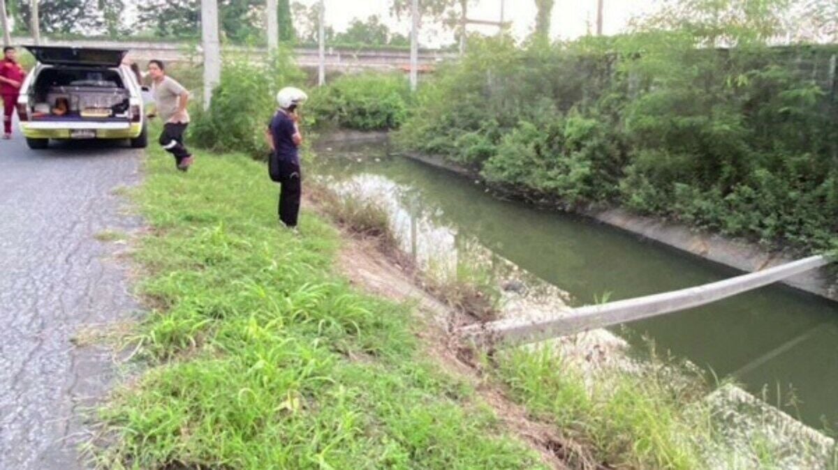 Factory worker finds body with stab wounds in Ayutthaya canal