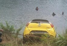 Pregnant woman and husband escape after car plunges into pond