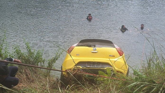 Pregnant woman and husband escape after car plunges into pond