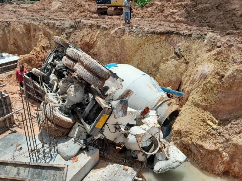 Concrete casualty: Driver crushed in Cherng Talay mixer mishap